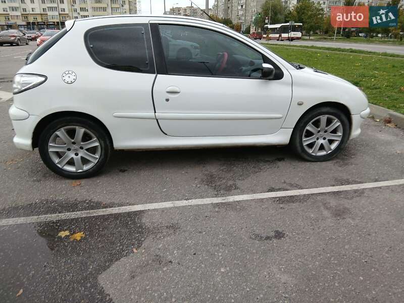 Универсал Peugeot 206 2004 в Ивано-Франковске