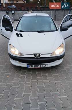 Хетчбек Peugeot 206 2005 в Рівному