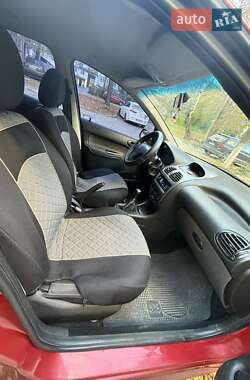 Хэтчбек Peugeot 206 2006 в 