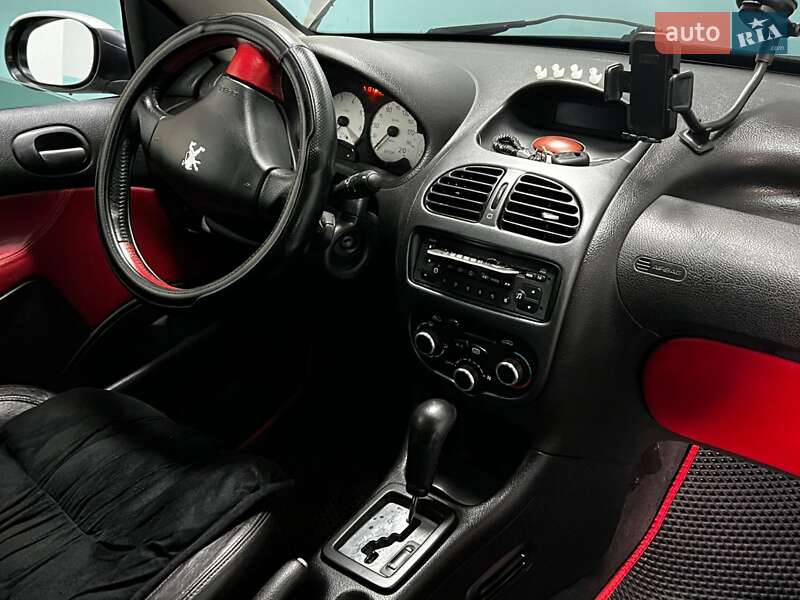 Кабріолет Peugeot 206 2002 в Одесі фото 4 Кабріолет Peugeot 206 2002 в Одесі