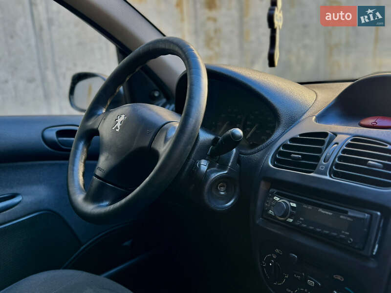 Седан Peugeot 206 2007 в Львове