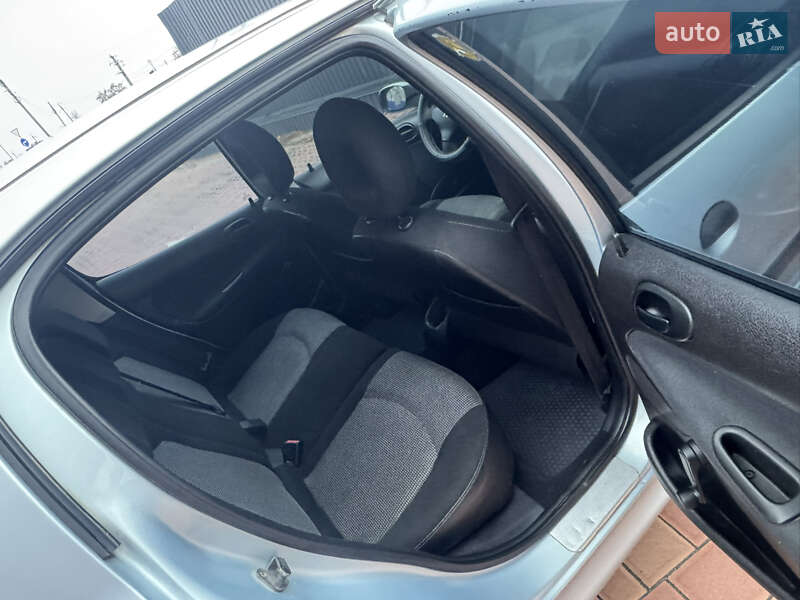 Хэтчбек Peugeot 206 2004 в Одессе