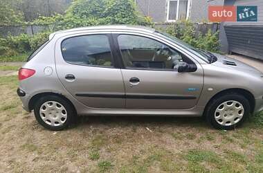 Хетчбек Peugeot 206 2002 в Калуші