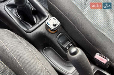 Хетчбек Peugeot 206 2005 в Києві