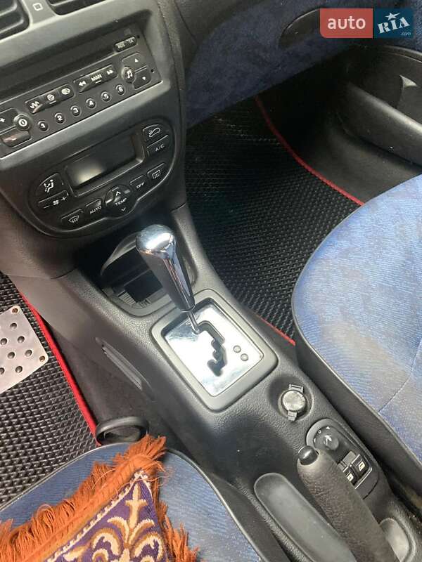 Хэтчбек Peugeot 206 2005 в Днепре