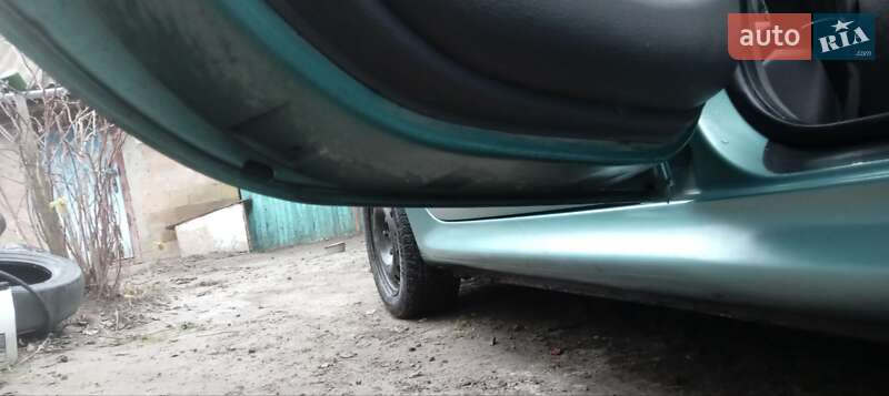 Хетчбек Peugeot 206 2001 в Коростені