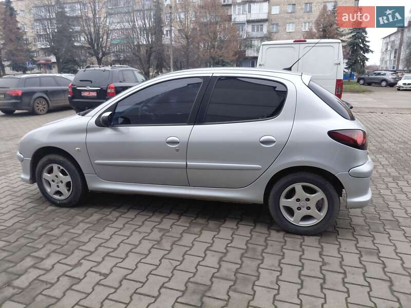 Хэтчбек Peugeot 206 2008 в Дубно фото 11 Хэтчбек Peugeot 206 2008 в Дубно