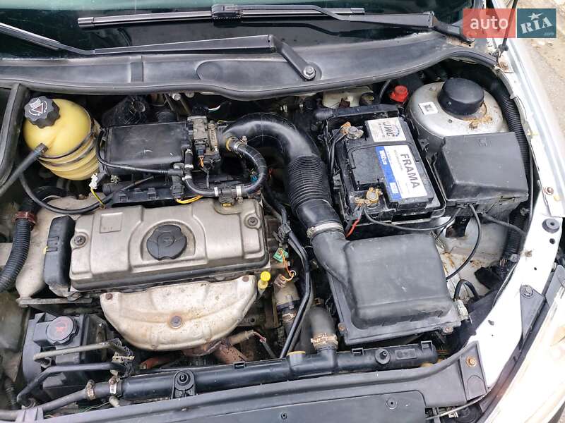 Хэтчбек Peugeot 206 1999 в Стрые