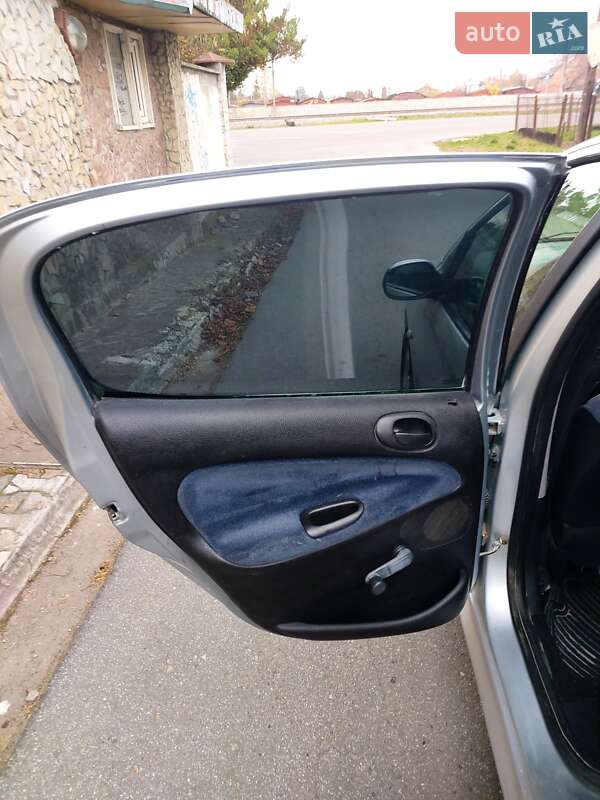 Хэтчбек Peugeot 206 1999 в Стрые