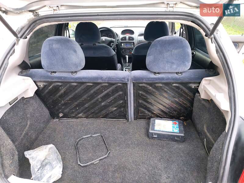 Хэтчбек Peugeot 206 1999 в Стрые