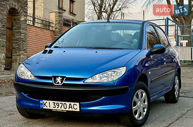 Хетчбек Peugeot 206 2004 в Києві