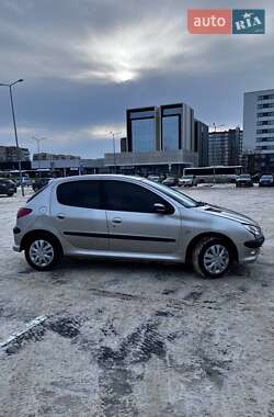 Хэтчбек Peugeot 206 2003 в Львове