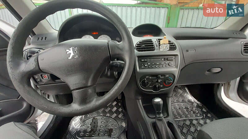 Хетчбек Peugeot 206 2004 в Хмельницькому