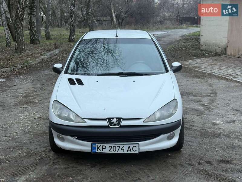 Хэтчбек Peugeot 206 2002 в Запорожье