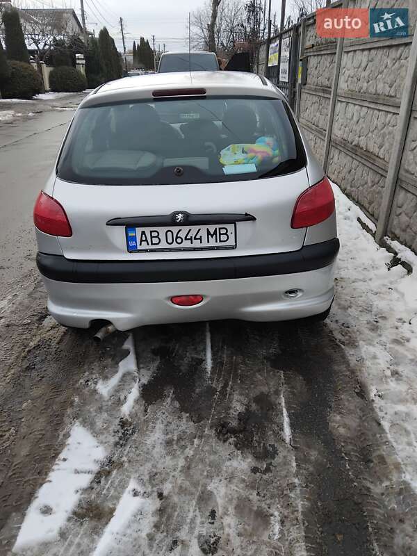 Хэтчбек Peugeot 206 2005 в Виннице