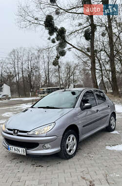 Хетчбек Peugeot 206 2007 в Чернівцях