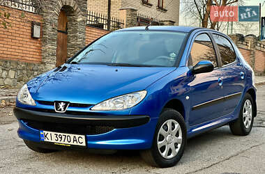 Хэтчбек Peugeot 206 2004 в Киеве
