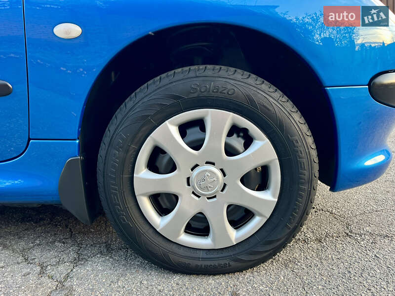 Хэтчбек Peugeot 206 2004 в Киеве фото 22 Хэтчбек Peugeot 206 2004 в Киеве