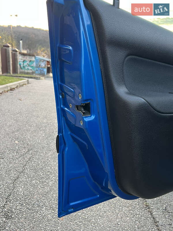 Хэтчбек Peugeot 206 2004 в Киеве фото 66 Хэтчбек Peugeot 206 2004 в Киеве