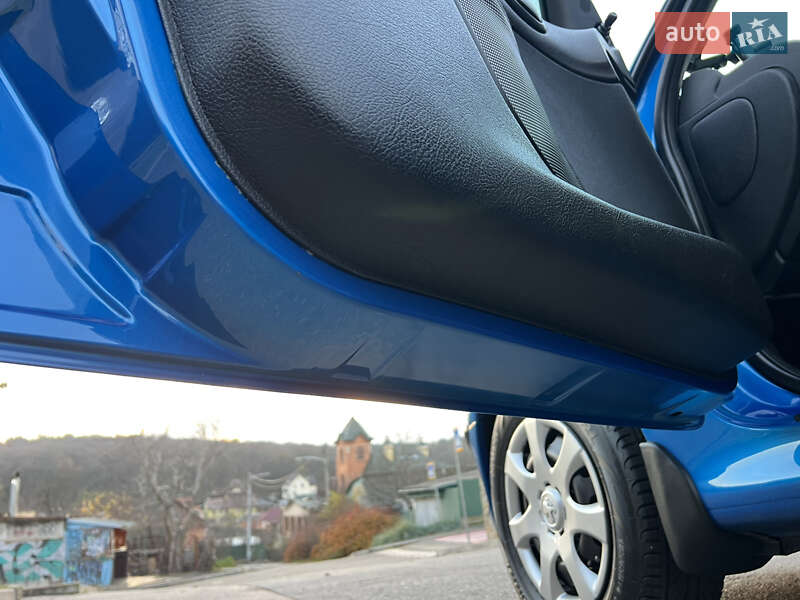 Хэтчбек Peugeot 206 2004 в Киеве фото 67 Хэтчбек Peugeot 206 2004 в Киеве