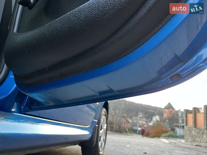 Хэтчбек Peugeot 206 2004 в Киеве фото 76 Хэтчбек Peugeot 206 2004 в Киеве