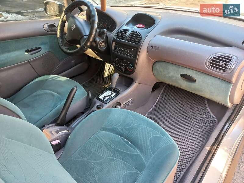 Хэтчбек Peugeot 206 2002 в Одессе