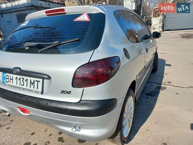 Хэтчбек Peugeot 206 2002 в Одессе