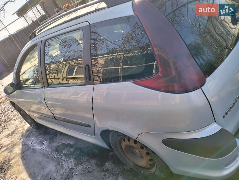 Универсал Peugeot 206 2003 в Врадиевке