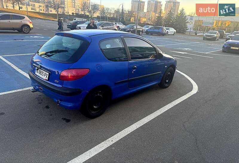 Хэтчбек Peugeot 206 2003 в Киеве