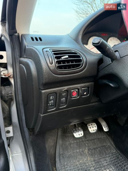 Кабриолет Peugeot 206 2001 в Сокольниках фото 15 Кабриолет Peugeot 206 2001 в Сокольниках