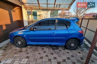 Хэтчбек Peugeot 206 2004 в Киеве