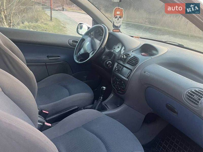 Хэтчбек Peugeot 206 2004 в Киеве фото 6 Хэтчбек Peugeot 206 2004 в Киеве