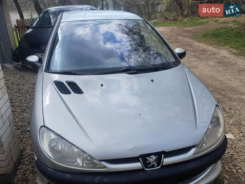 Хэтчбек Peugeot 206 2003 в Калуше фото Хэтчбек Peugeot 206 2003 в Калуше