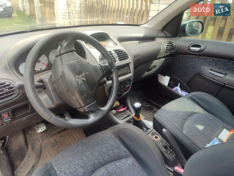 Хэтчбек Peugeot 206 2003 в Калуше фото 5 Хэтчбек Peugeot 206 2003 в Калуше