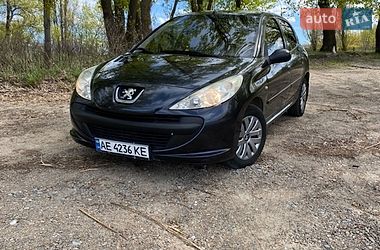 Хэтчбек Peugeot 206 2011 в Каменском