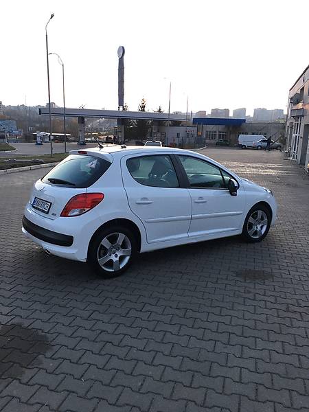 Хетчбек Peugeot 207 2012 в Хмельницькому