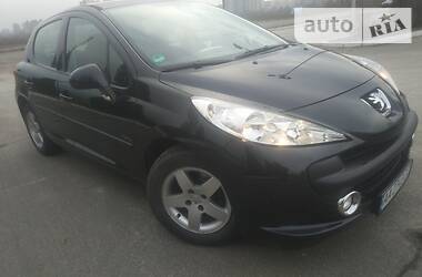 Хэтчбек Peugeot 207 2009 в Киеве