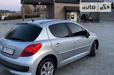 Седан Peugeot 207 2007 в Волочиске