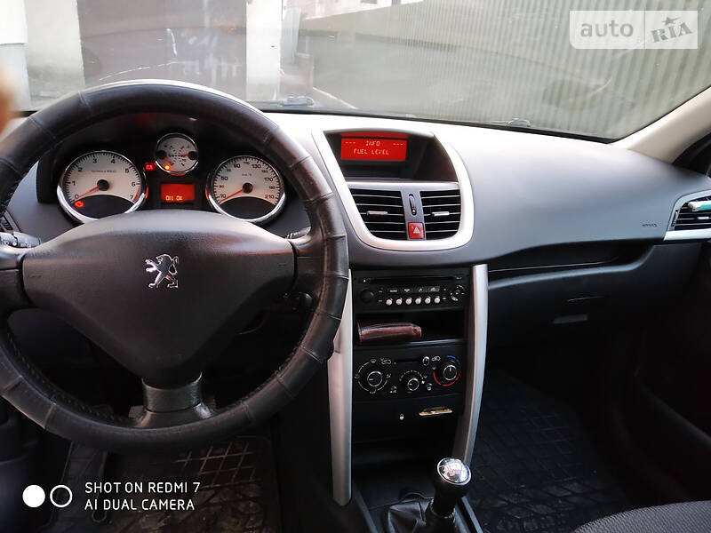Хэтчбек Peugeot 207 2011 в Львове