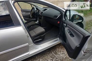 Хетчбек Peugeot 207 2010 в 