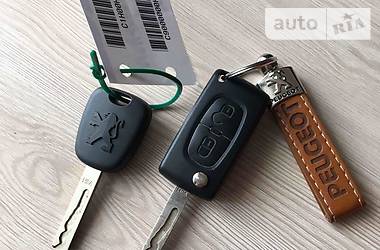 Хетчбек Peugeot 207 2010 в 