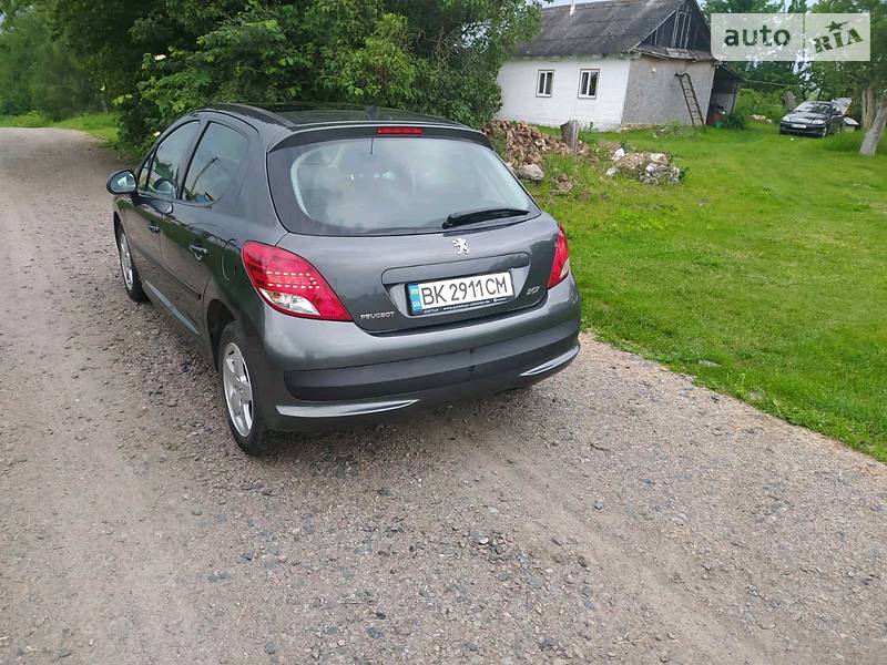 Хетчбек Peugeot 207 2010 в Києві