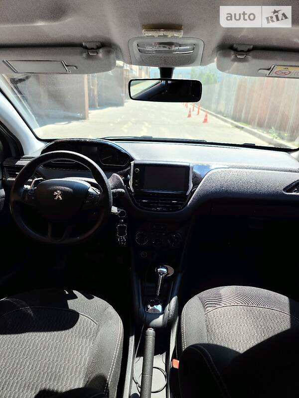 Седан Peugeot 207 2017 в Днепре