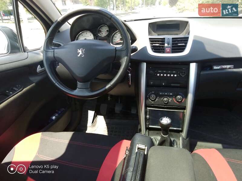 Універсал Peugeot 207 2011 в Кам'янському