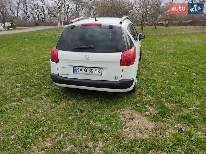 Универсал Peugeot 207 2010 в Пирятине