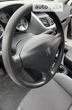 Хэтчбек Peugeot 207 2010 в Львове