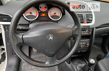 Хэтчбек Peugeot 207 2010 в Львове