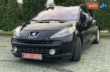 Хэтчбек Peugeot 207 2008 в Дубно