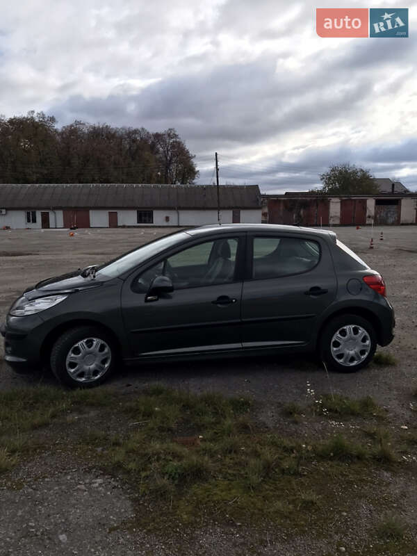 Хетчбек Peugeot 207 2006 в Калинівці
