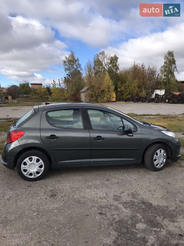 Хетчбек Peugeot 207 2006 в Калинівці